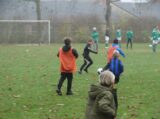 Voetbalpieten bezoeken training S.K.N.W.K. JO9-1 en JO7-1 op zaterdag 4 december 2021 (18/75)